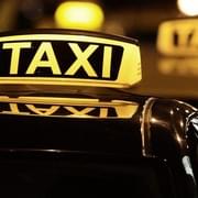 Taxikář zachránil seniorům 700 tisíc