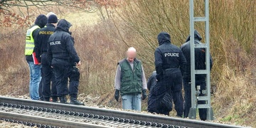 Utekl z nemocnice a zabil se skokem pod vlak