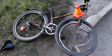 Těžce opilý řidič srazil cyklistu