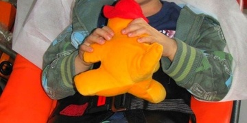 Poděkování hasičům od zraněné ženy s dítětem