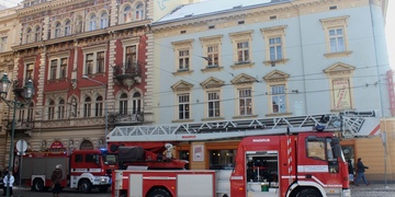 Hasiči a policisté dnes museli uzavřít část Solní ulice