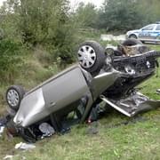 Tři řidičky převrátily vozidla na střechu a opakovaně startoval vrtulník LZS