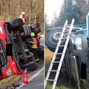Dva převrácené nákladní vozy během dopoledne