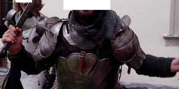 Cizinci, zřejmě Arabové, napadli, ztloukli a okradli známého plzeňského šermíře