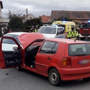 Při střetu dvou vozů byly zraněny tři děti