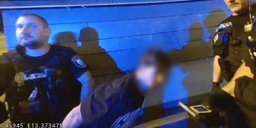 Agresor pokračoval v útoku i přes přítomnost hlídek