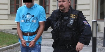 POKUS O ZNÁSILNĚNÍ V TACHOVSKÉ ULICI