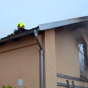 Garáž a dílnu požár zcela zničil