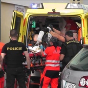 Na Borech velmi vážně pobodali muže - nyní bojuje o svůj život v nemocnici