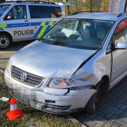 Jednička není zpátečka a plyn není brzda!