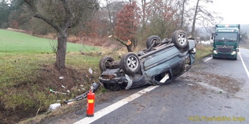 Další auto na střeše