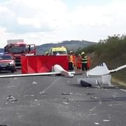 Kriminalisté hledají svědky tragické nehody letadla