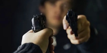 Moc pistolí a málo rozumu