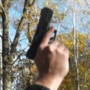 Recidivista prchal před policisty autem i pěšky