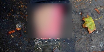 Muži hnijí nohy zaživa a má v nich červy