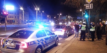 Na sadech Pětatřicátníků srazilo auto chodce