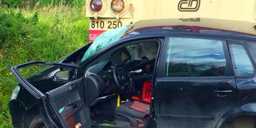 Řidička vjela pod vlak i přes funkční výstražné zařízení