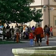 Zfetovaný muž přepadl 88letou seniorku, babička ale překvapila a začala bojovat