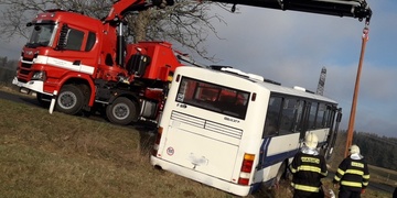 Ranní havárie autobusu