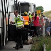 Mladý řidič dodávky narazil do autobusu plného dětí