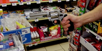 Dnes v noci: Loupež se zbraní na čerpací stanici