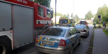 Patnáctiletá dívka vyskočila z jedoucího vlaku