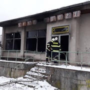 Hrající si děti vypálily bývalou prodejnu