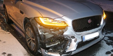 Naboural Jaguára a ujel od nehody