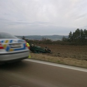 Opilci se ranní jízda nevyplatila, skončil v poli v kotrmelcích