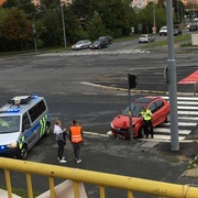 Vozidlo osmnáctileté řidičky zastavil až semafor