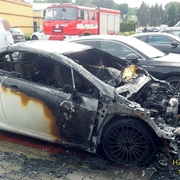 Nedaleko kasina shořelo auto