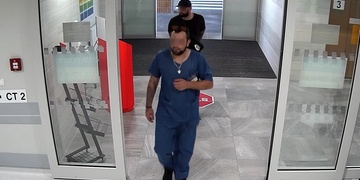 Ve Fakultní nemocnici kradl recidivista v převleku za zdravotníka