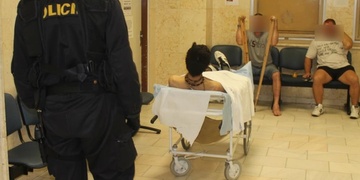 Opilý Polák zranil dva policisty