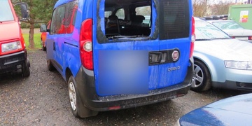 Pošťáka přejelo jeho vlastní auto