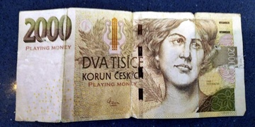 Podvodnice s falešnými penězi řádily v charitativním obchodě