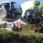 Střet vzácné historické parní lokomotivy s terénním autem