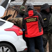Policista s kamarádem plánoval přepadení zámožné ženy