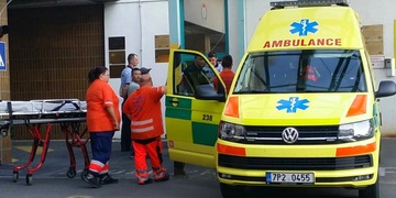 Na Klatovské třídě byl nalezen Vietnamec s useknutou rukou