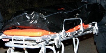 Opilý muž ignoroval umírající matku