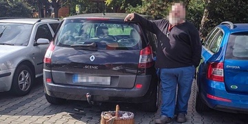 Opilý řidič na sebe sám upozornil, zaparkoval totiž na místě pro invalidy