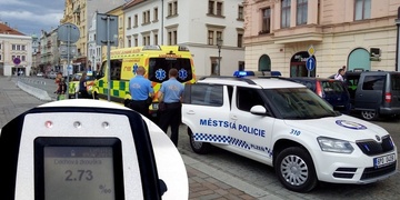 Bitka bezdomovců na náměstí Republiky