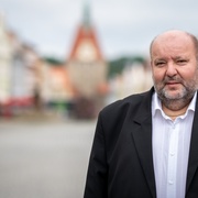 Do senátních voleb vstupuje Václav Sladký