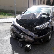 Řidička narazila zezadu do kamionu