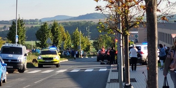 Hrozba bombou v nemocnici - v tuto chvíli probíhá rozsáhlá evakuace několika stovek pacientů