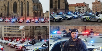 Policejní majáky rozsvítily náměstí Republiky