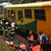 Srážka vlaků, na místě jsou mrtví i desítky zraněných