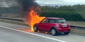 Požár vozu na dálnici D5