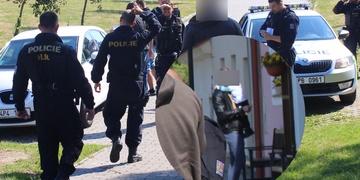 Za útokem na ženu s dítětem v Křimicích stál manžel spolumajitelky kavárny