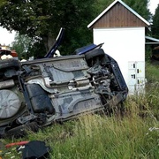 Vlak srazil auto na přejezdu