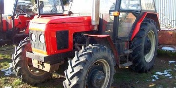 Muže vážně zranil traktor